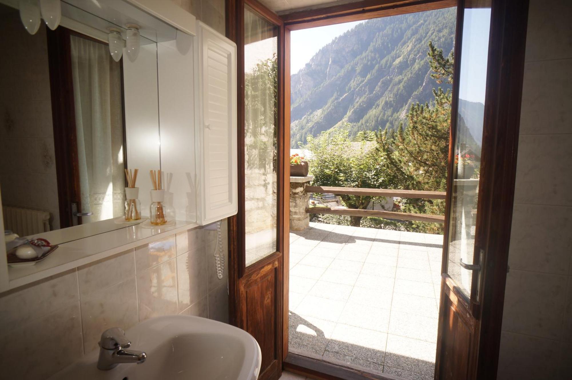 Hotel Aiguille Noire Courmayeur Zimmer foto