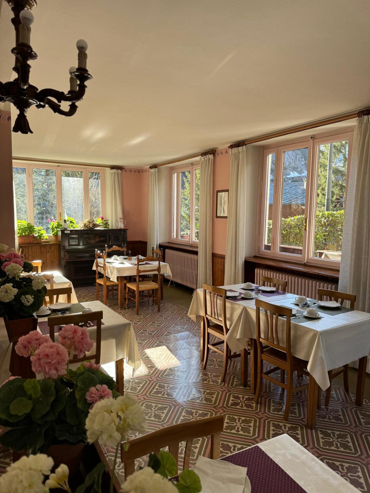 Hotel Aiguille Noire Courmayeur Exterior foto