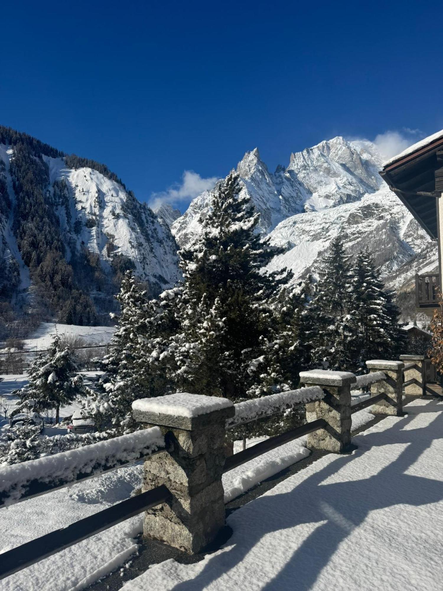 Hotel Aiguille Noire Courmayeur Exterior foto
